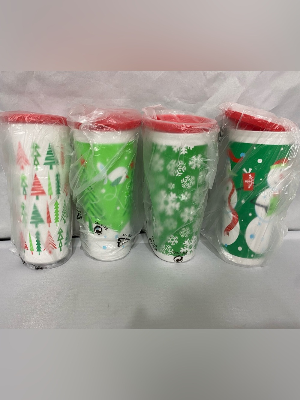 Tupperware Green and Red Holiday Travel Tumblers (Set of 4)